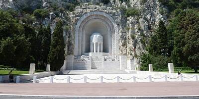 11-Novembre: rendez-vous au monument aux morts de Rauba Capeù pour rendre hommage aux Morts pour la France