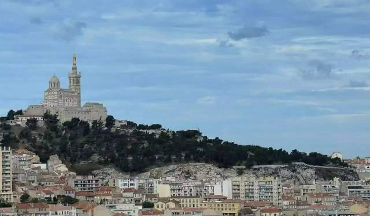 "Rendez-vous sur un parking à Grasse": à Marseille, le tribunal tente de cerner les contours d'un trafic international de stupéfiants