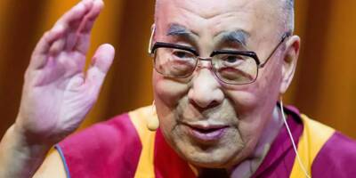 Le Dalaï Lama s'excuse après avoir demandé à un petit garçon de lui sucer la langue