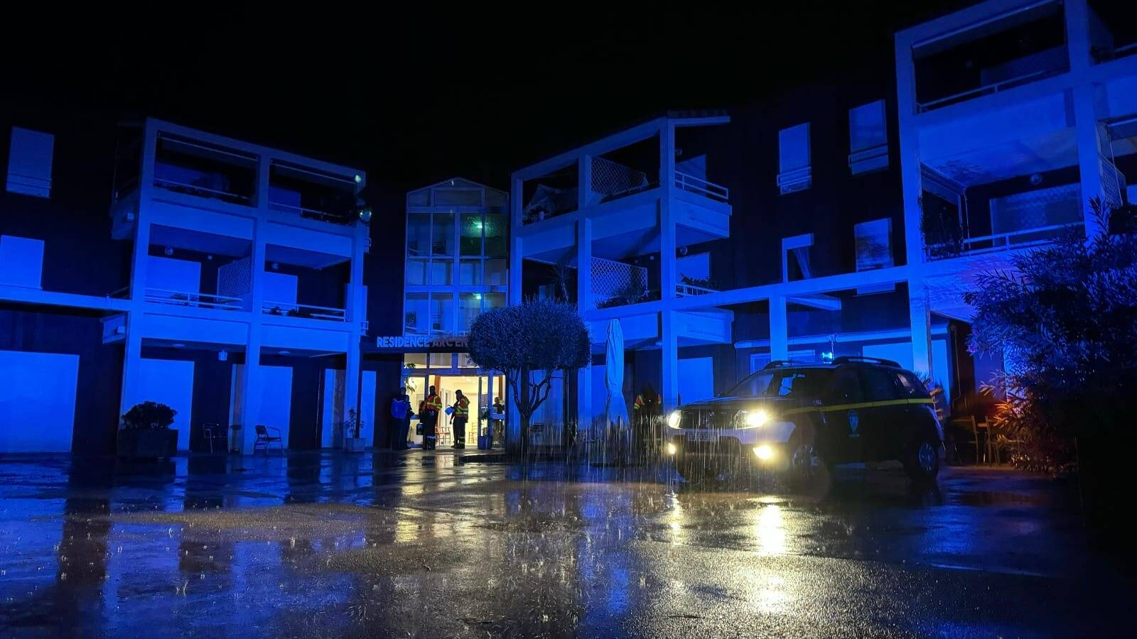 Un foyer logement et un camping évacués dans la nuit à Mandelieu à cause des orages, une personne blessée