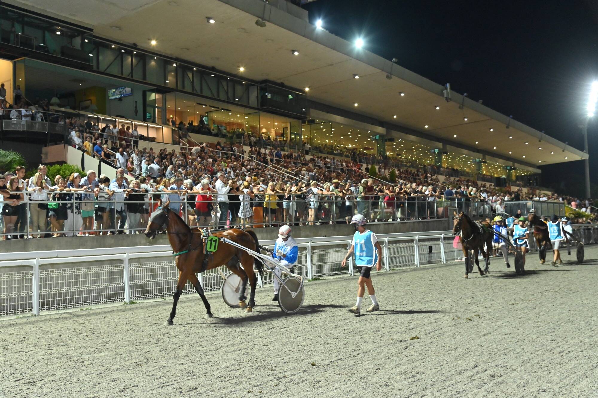 "J'espère que son ticket n'a pas fini à la poubelle": un parieur remporte le jackpot dans un bar-tabac PMU de Nice
