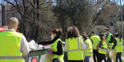 Des volontaires de la technopole de Sophia-Antipolis vont ramasser les déchets pour la 4e journée Clean-up