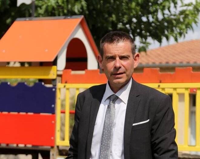 Il Faut Rendre L Ecole Aimable Eric Gilles A La Tete De La Circonscription De Saint Maximin A La Rentree Var Matin