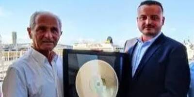 Le DJ toulonnais Le Pèdre reçoit son premier disque d'or... et en fait cadeau à sa ville