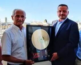 Toulon-based DJ Le Pèdre receives his first gold record … and gives it to his city