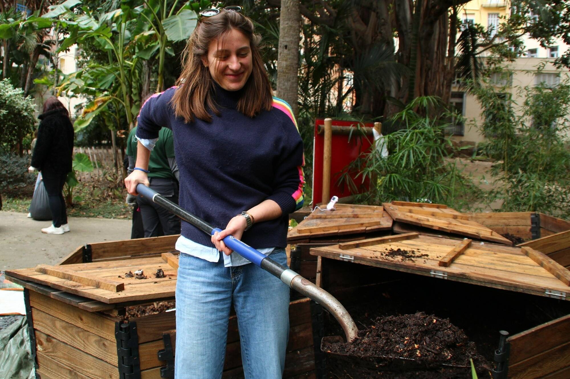 La Riviera française distribue 2.000 litres de compost et initie le grand public à la gestion des déchets