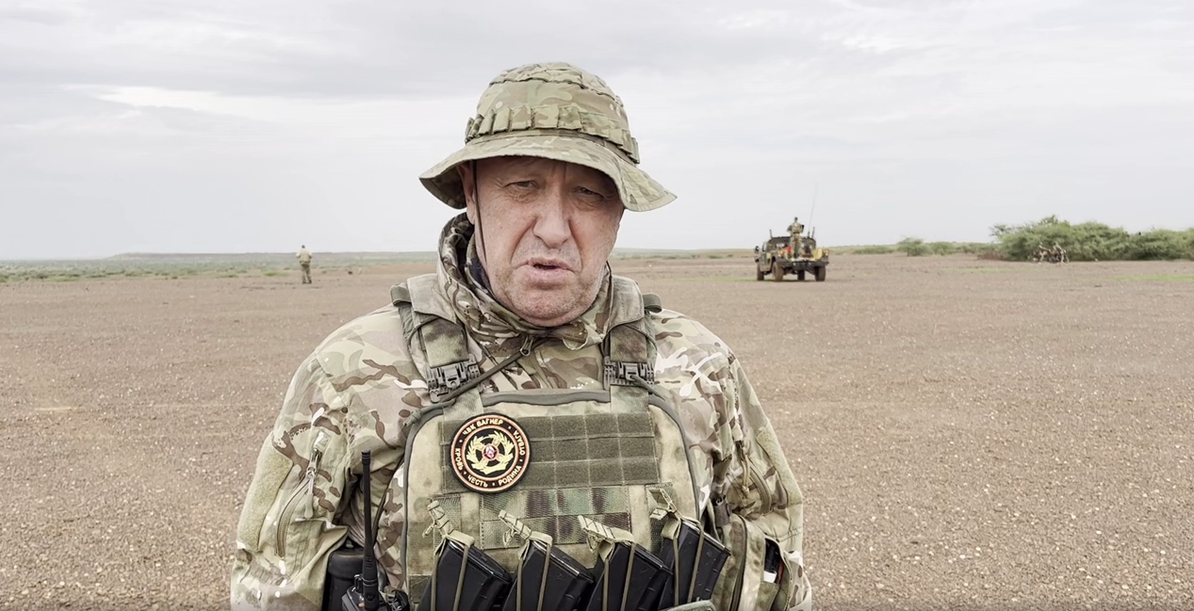 Guerre en Ukraine en direct: Moscou affirme avoir "détruit" un navire de reconnaissance en mer Noire, Prigojine réapparaît en Afrique