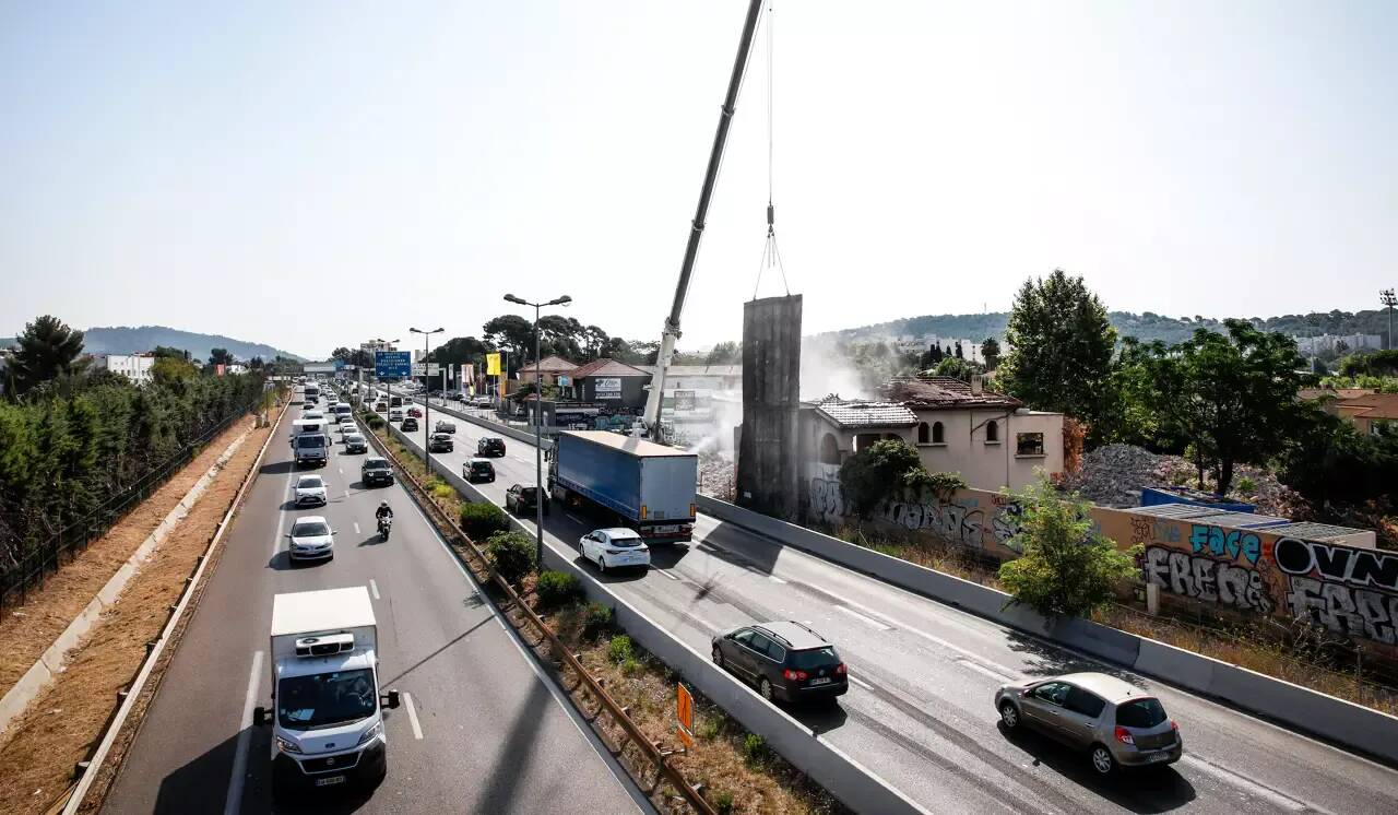 Les travaux sur l'autoroute A57 durent depuis plus d'un an: on fait le point sur ce qui vous attend en 2023