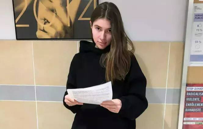 Arrivée en train avec son chien, cette jeune Ukrainienne a trouvé une famille d'accueil sur la Côte d'Azur grâce à une application