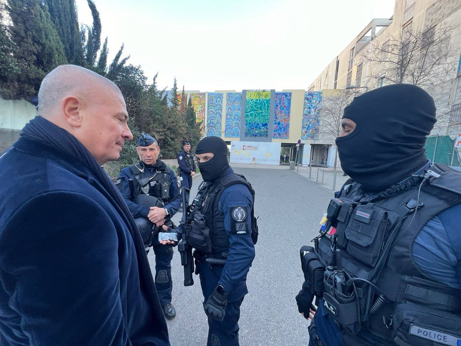 Au lendemain d'un assassinat à Nice, la CRS 81 est de retour dans le quartier des Moulins