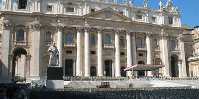 Des milliards d'euros de patrimoine... L'immobilier, une manne mais un casse-tête pour le Vatican