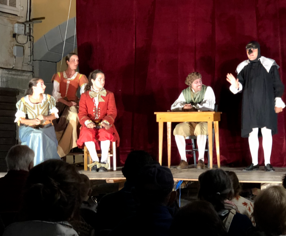 Plongez dans l'univers captivant de Carlo Boso et sa troupe, qui réinventent la commedia dell'arte grâce à trois représentations exclusives à Tende