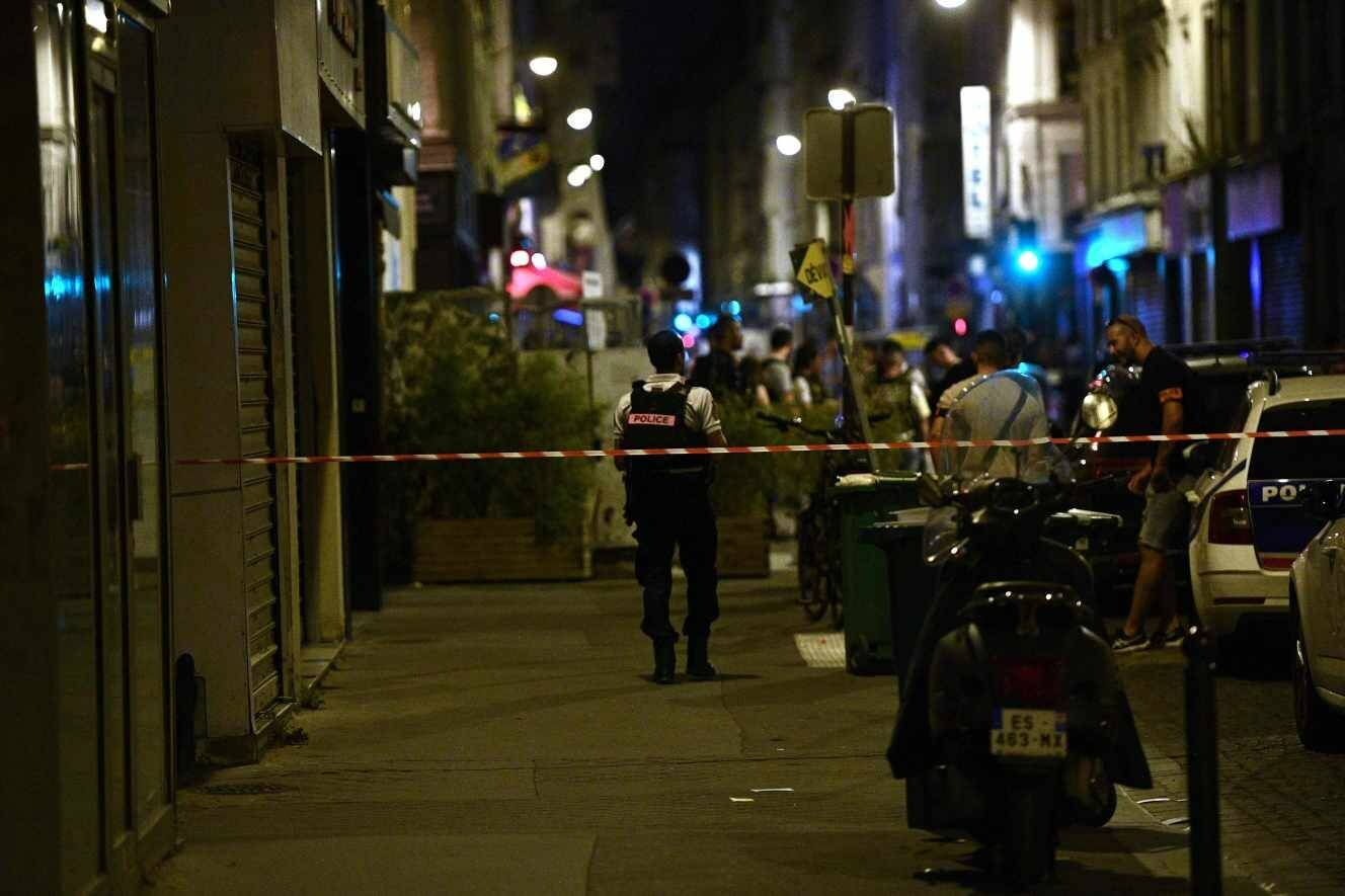 Un mort, un mineur de 16 ans en garde à vue, une cellule d'urgence... Ce que l'on sait de la fusillade de lundi soir à Paris