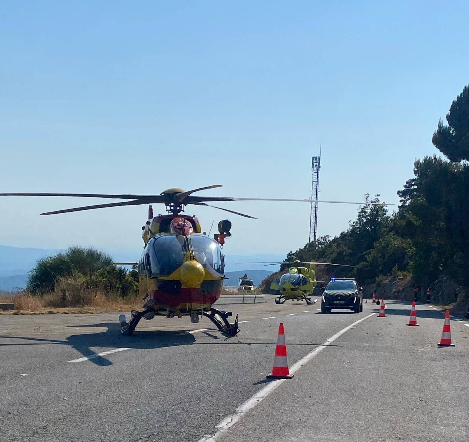 Ils circulaient à moto et ont chuté, un père et sa fille transportés par hélicoptère après un accident au nord de Grasse