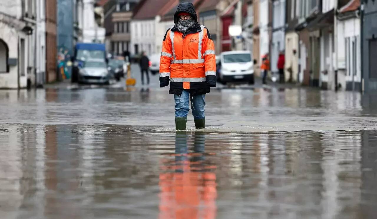 Les images impressionnantes des crues et inondations qui frappent une nouvelle fois le nord de la France