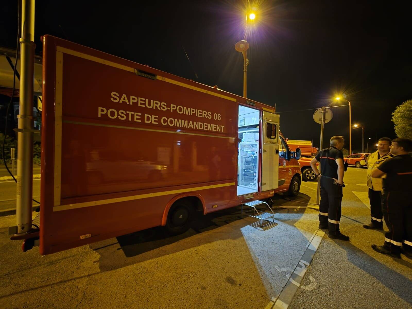 Un dizaine d'hectares brûlés, feu maîtrisé, pas de victime... On fait le point au lendemain du premier incendie de la saison estivale sur la Côte d'Azur