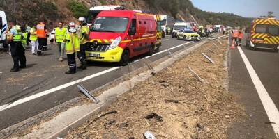 Plus de quarante pompiers interviennent sur l'accident sur l'A8, coupée à la circulation