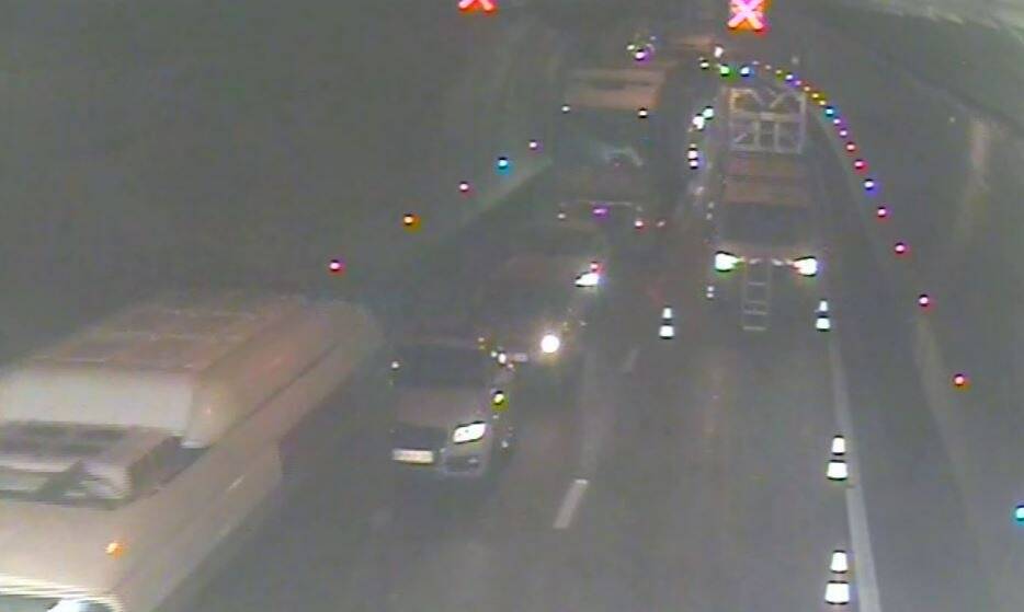 Une partie de l'A8 inondée ce jeudi matin après les orages de la nuit, un échangeur fermé et un parcours allongé d'une heure