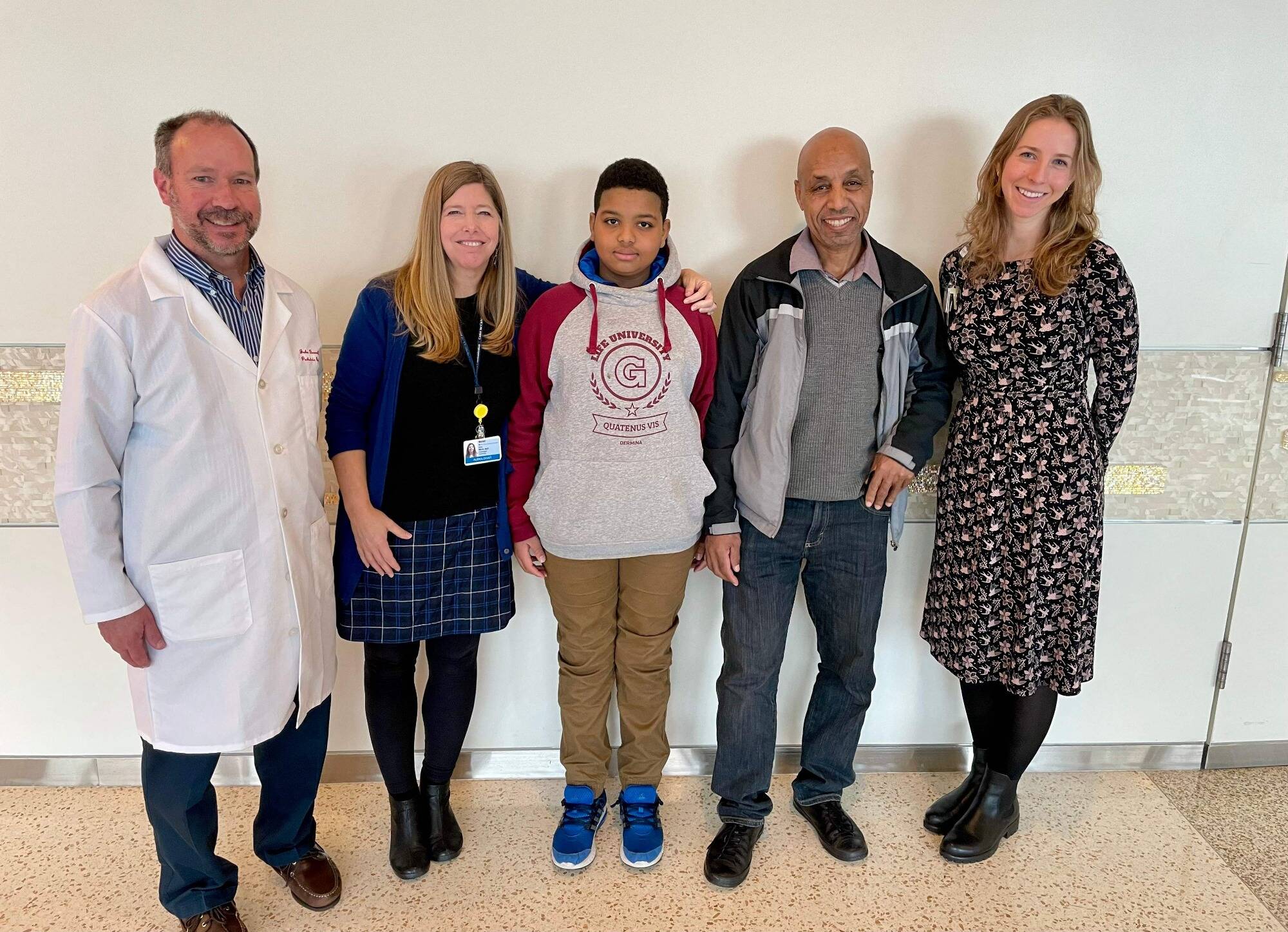 Un enfant sourd entend pour la première fois grâce à un traitement inédit aux Etats-Unis