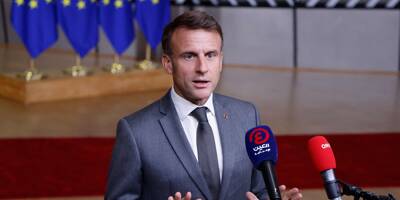 Elections législatives: Emmanuel Macron dénonce 