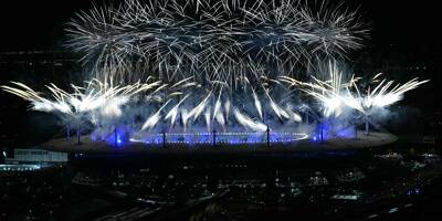 Défilé des athlètes, Phoenix et Kavinsky en live, Tom Cruise en rappel depuis le toit du Stade de France... Les plus belles images de cette spectaculaire cérémonie de clôture des Jeux Olympiques de Paris