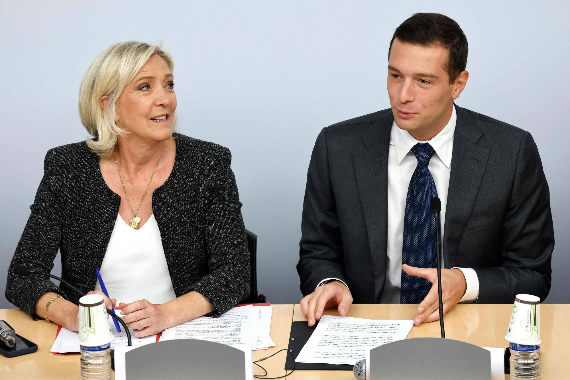 "Que cette mandature soit la plus courte possible": pour sa rentrée parlementaire, Marine Le Pen appelle à une nouvelle dissolution