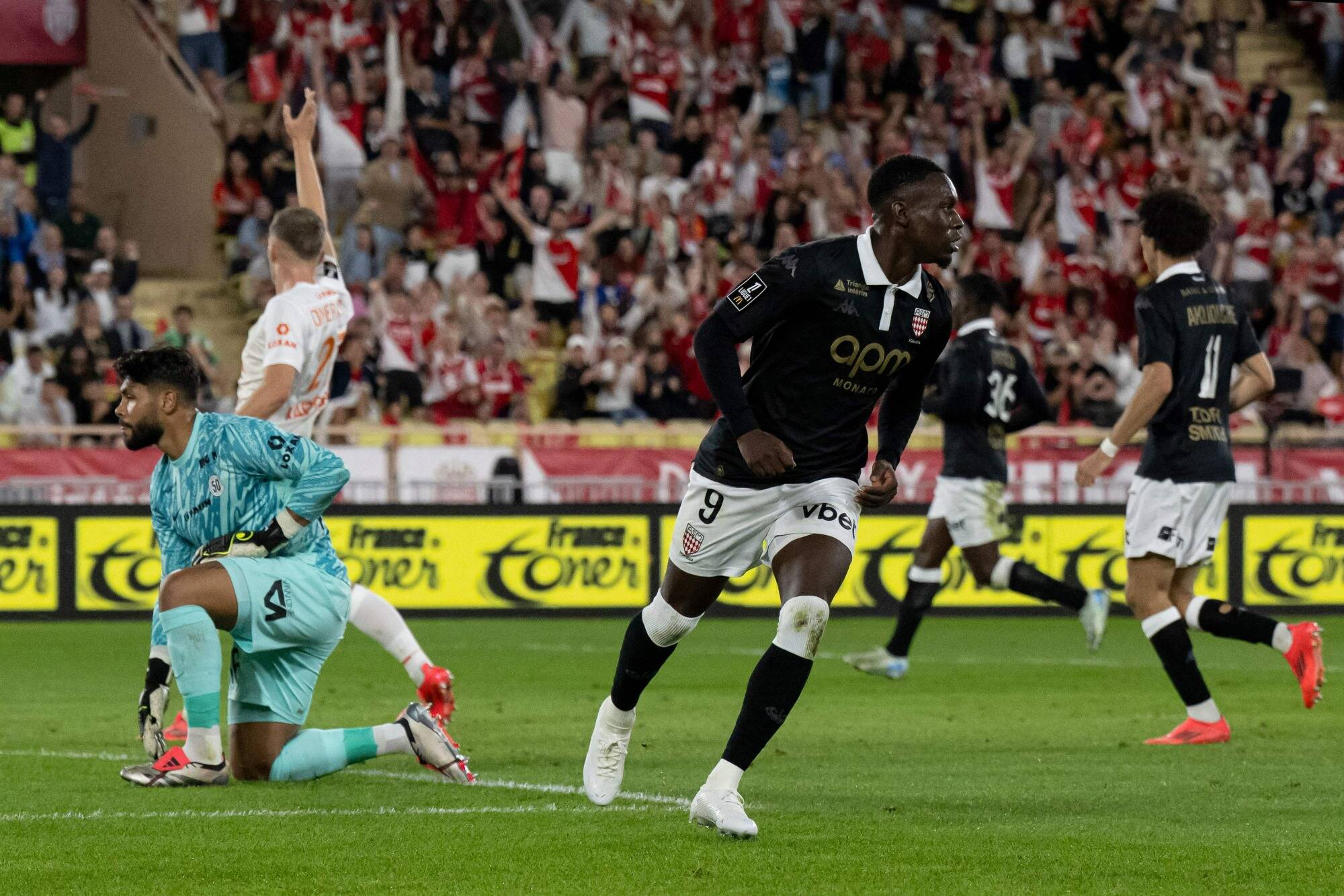 Vainqueur de Montpellier (2-1) dans les arrêts de jeu pour son centenaire, Monaco reste co-leader de L1