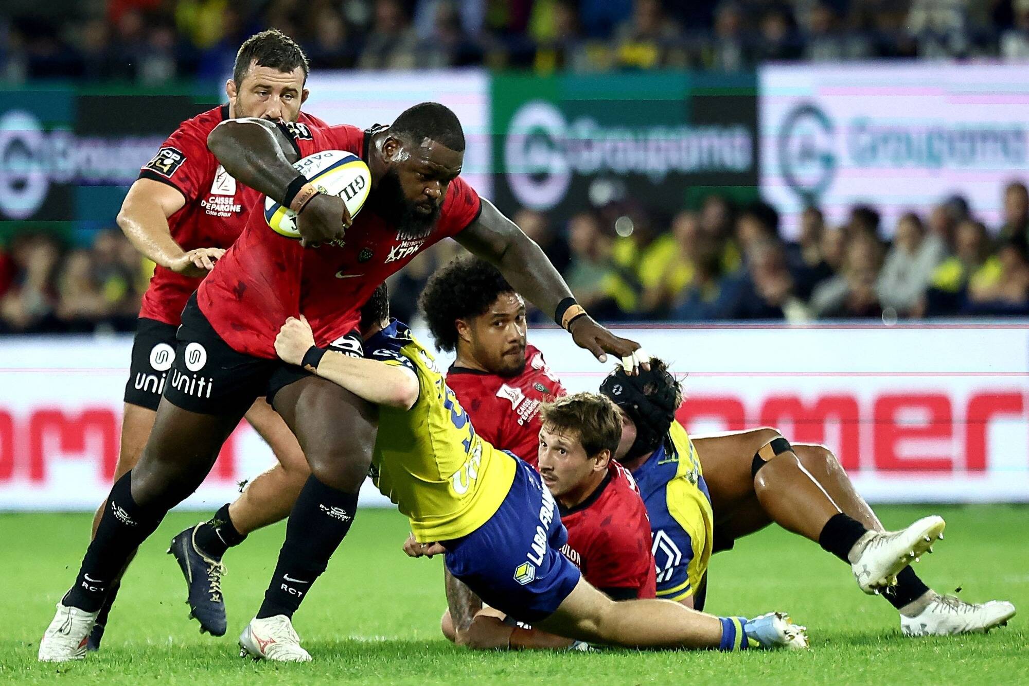"On se fait entuber", les supporters toulonnais fous de rage après la défaite du RCT à Clermont