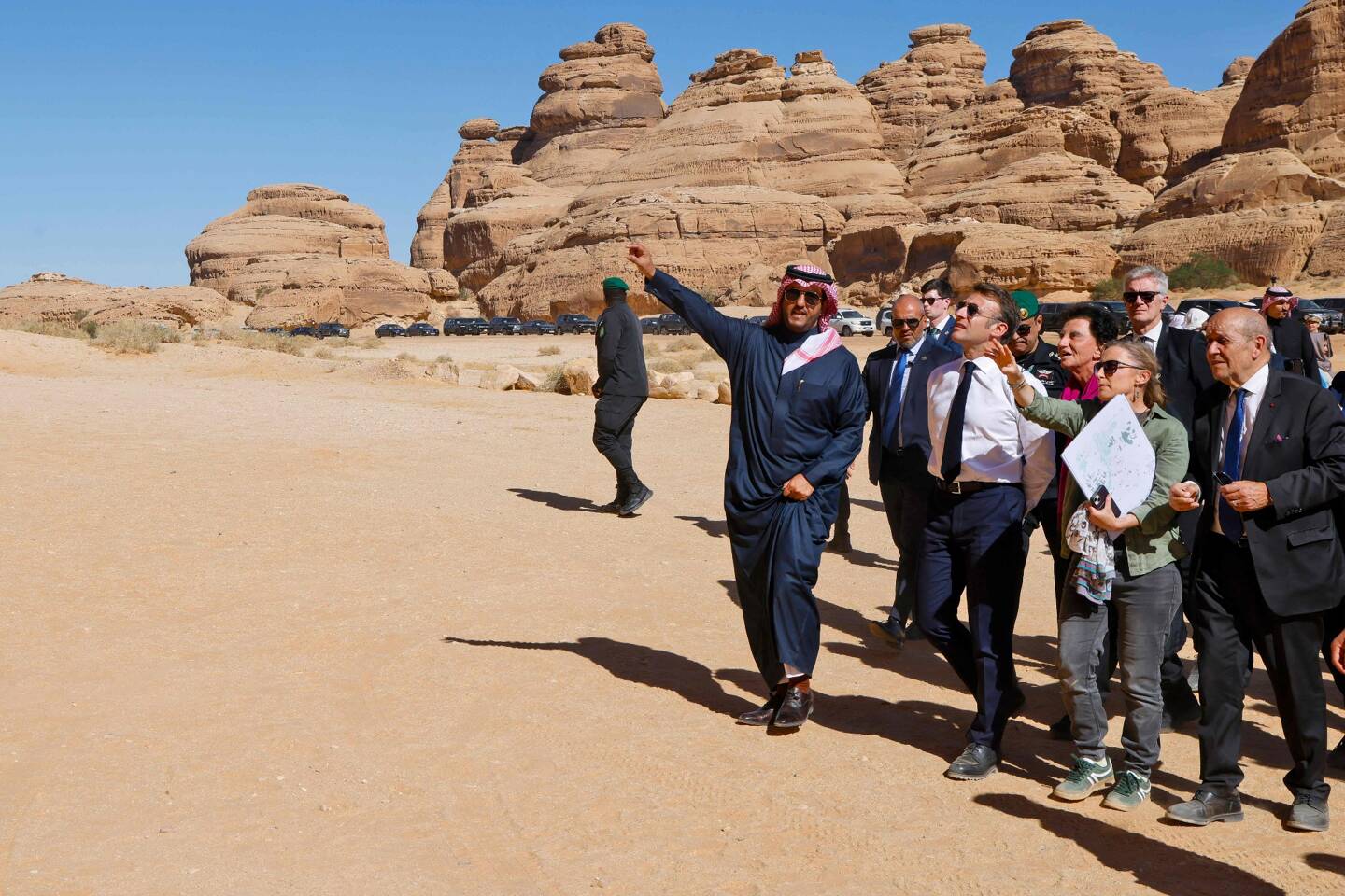 L'oasis d'Al-Ula est au coeur de l'ambitieux programme de réformes "Vision 2030" du prince héritier Mohammed ben Salmane, qui vise à transformer cette région spectaculaire d'Arabie saoudite, riche de 7.000 ans d'histoire, en un joyau archéologique et touristique de renommée mondiale.