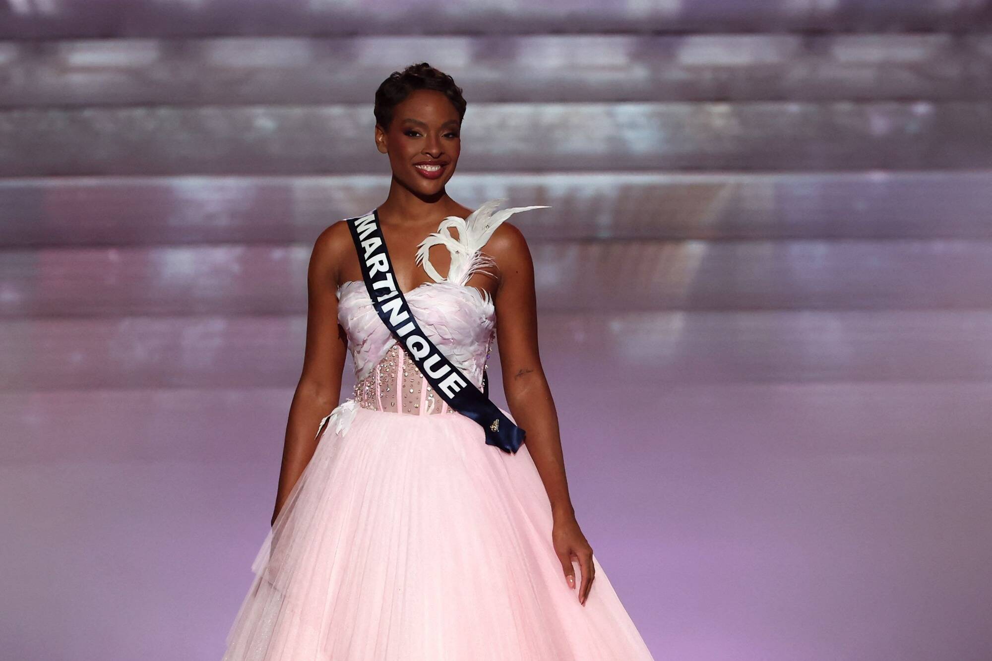 Candidate la plus âgée du concours, première Miss Martinique victorieuse... Qui est Angélique Angarni-Filopon, Miss France 2025?
