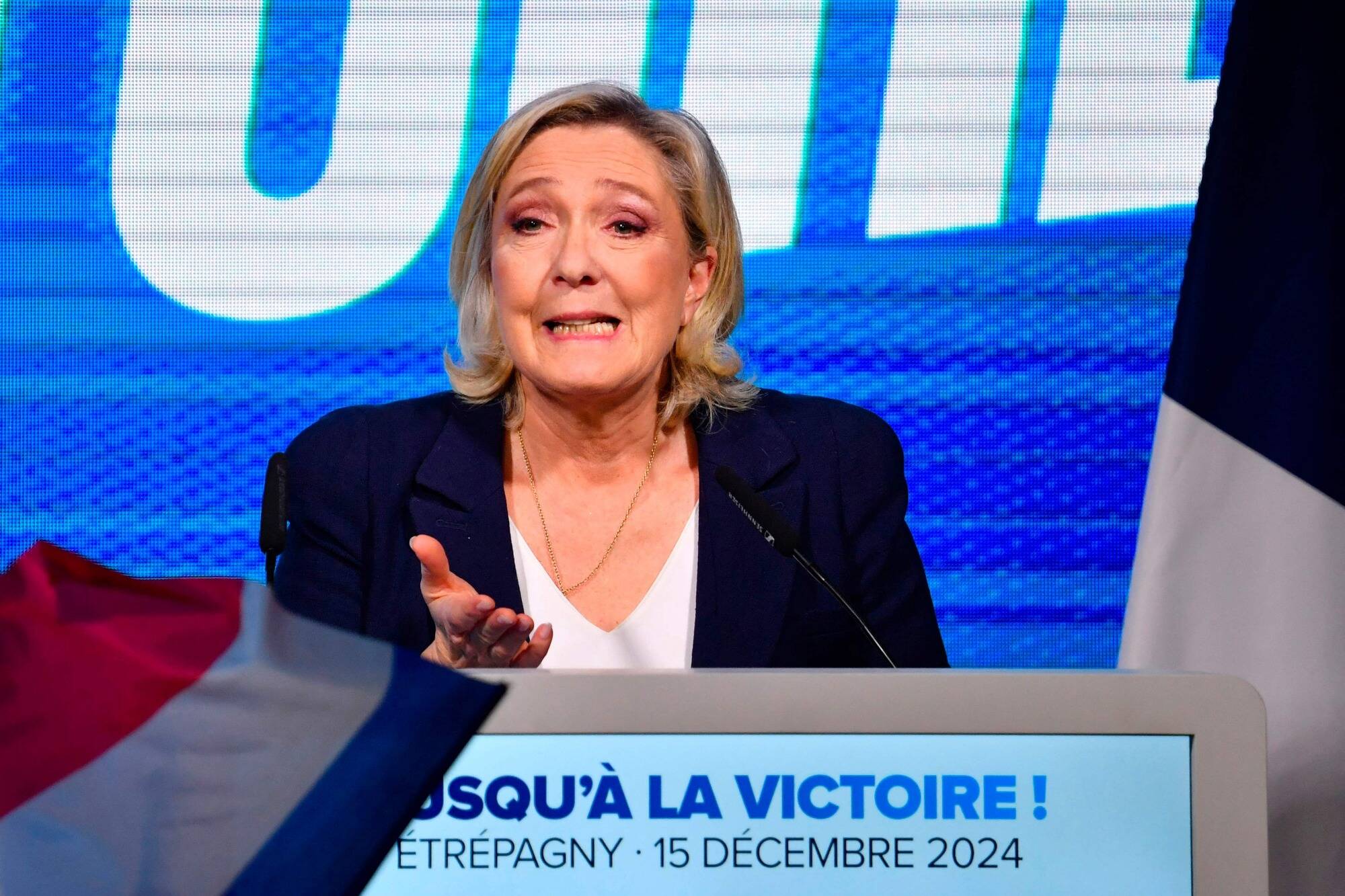 Marine Le Pen ne regrette pas "un seul instant" la censure et tacle "le parti unique"