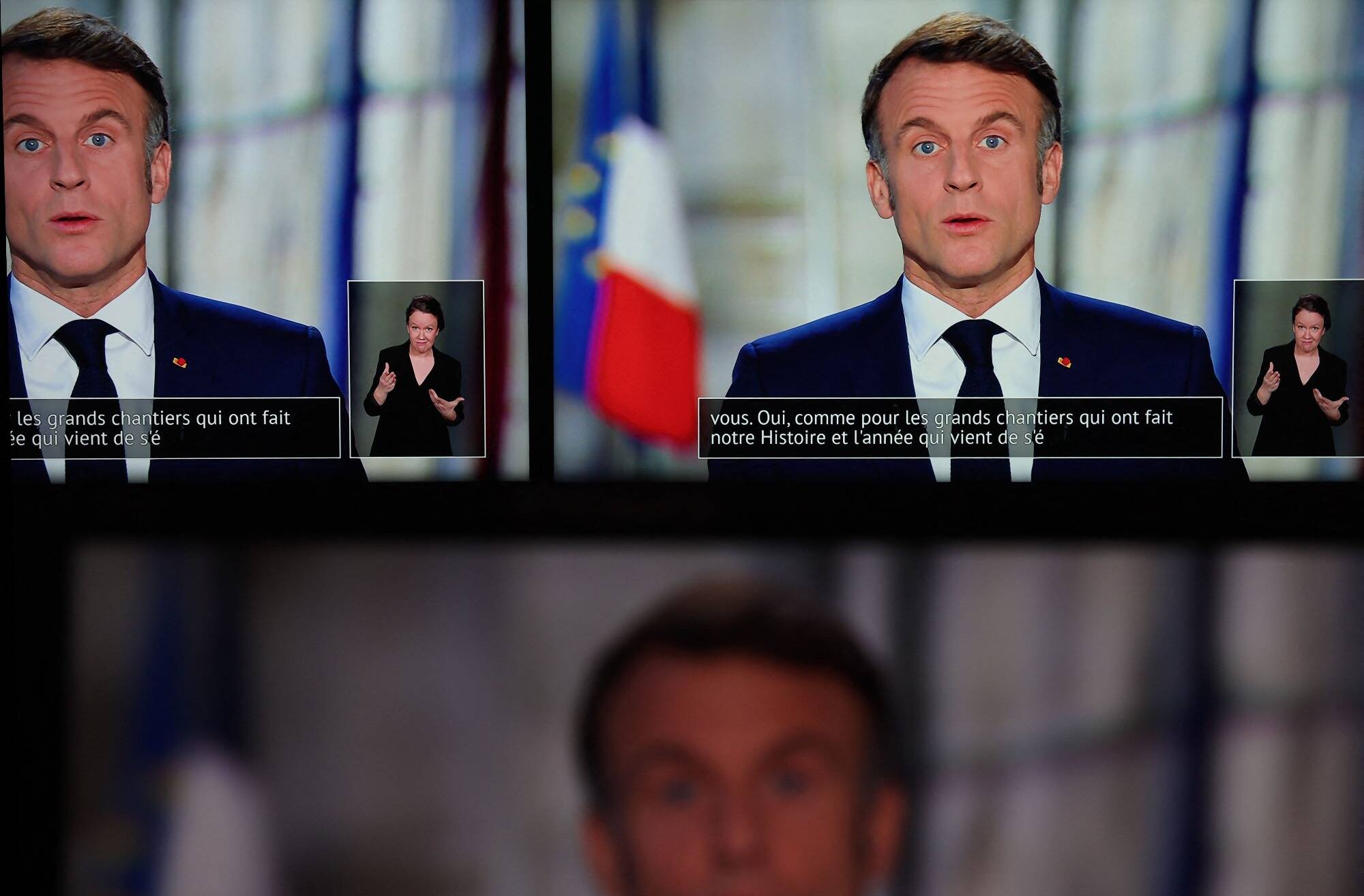 Emmanuel Macron affirme qu'il demandera en 2025 aux Français de "trancher" des "sujets déterminants"