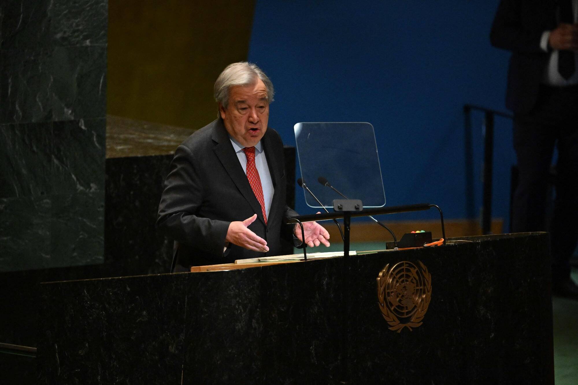 L'humanité a libéré "les maux d'une boite de Pandore moderne", s'alarme le chef de l'ONU