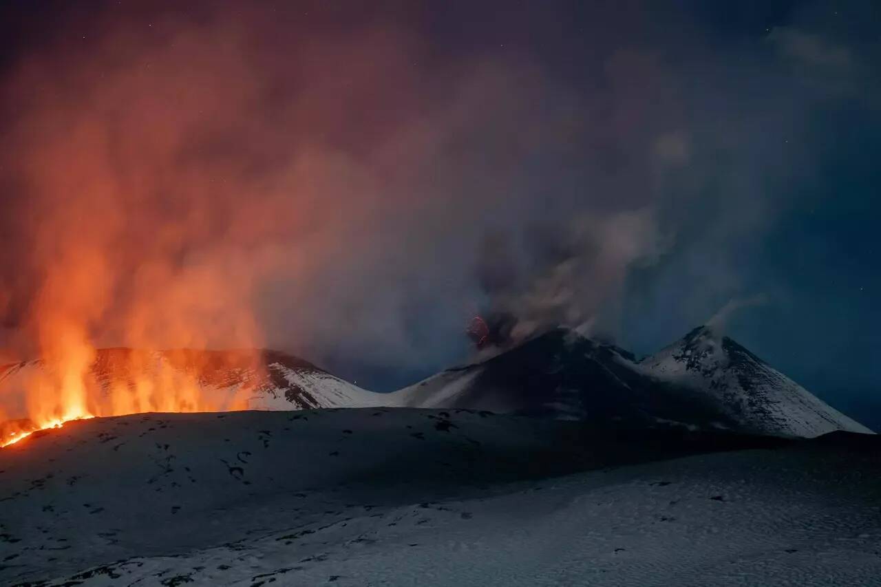 Ils font des selfies au plus près de l'éruption de l'Etna et skient près des coulées de lave: les autorités italiennes locales prennent des mesures