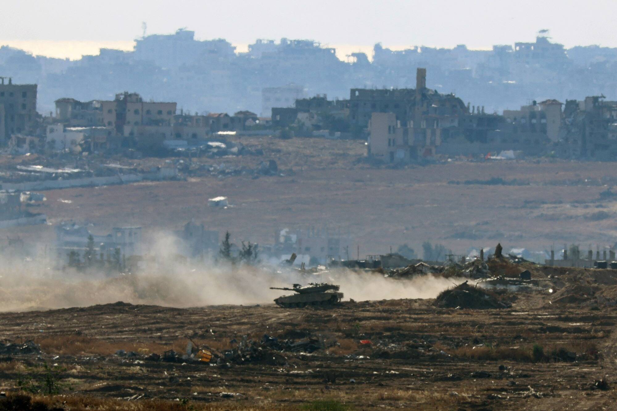 Gaza: "Ce que fait aujourd'hui le gouvernement de Benjamin Netanyahu est inacceptable", "une honte", dit Macron