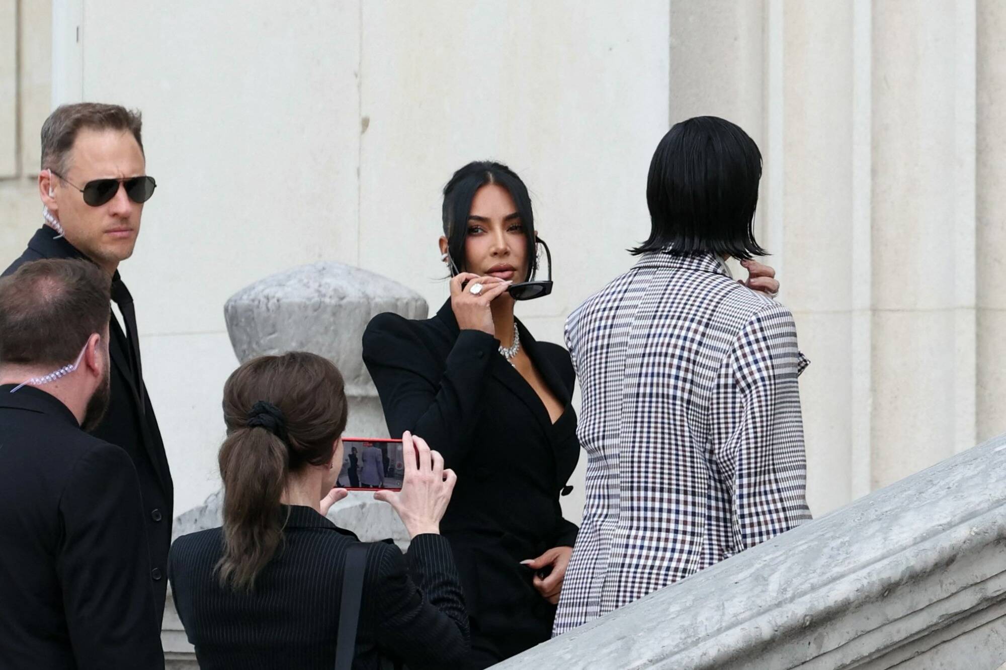 "J'étais certaine que j'allais mourir": Kim Kardashian raconte les cinq minutes de terreur à son procès face aux "papys-braqueurs"