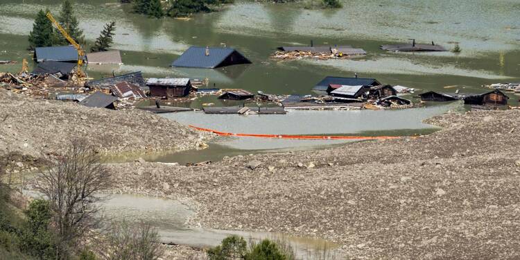 Eboulement d'un glacier en Suisse: la situation s'améliore mais la prudence reste de mise
