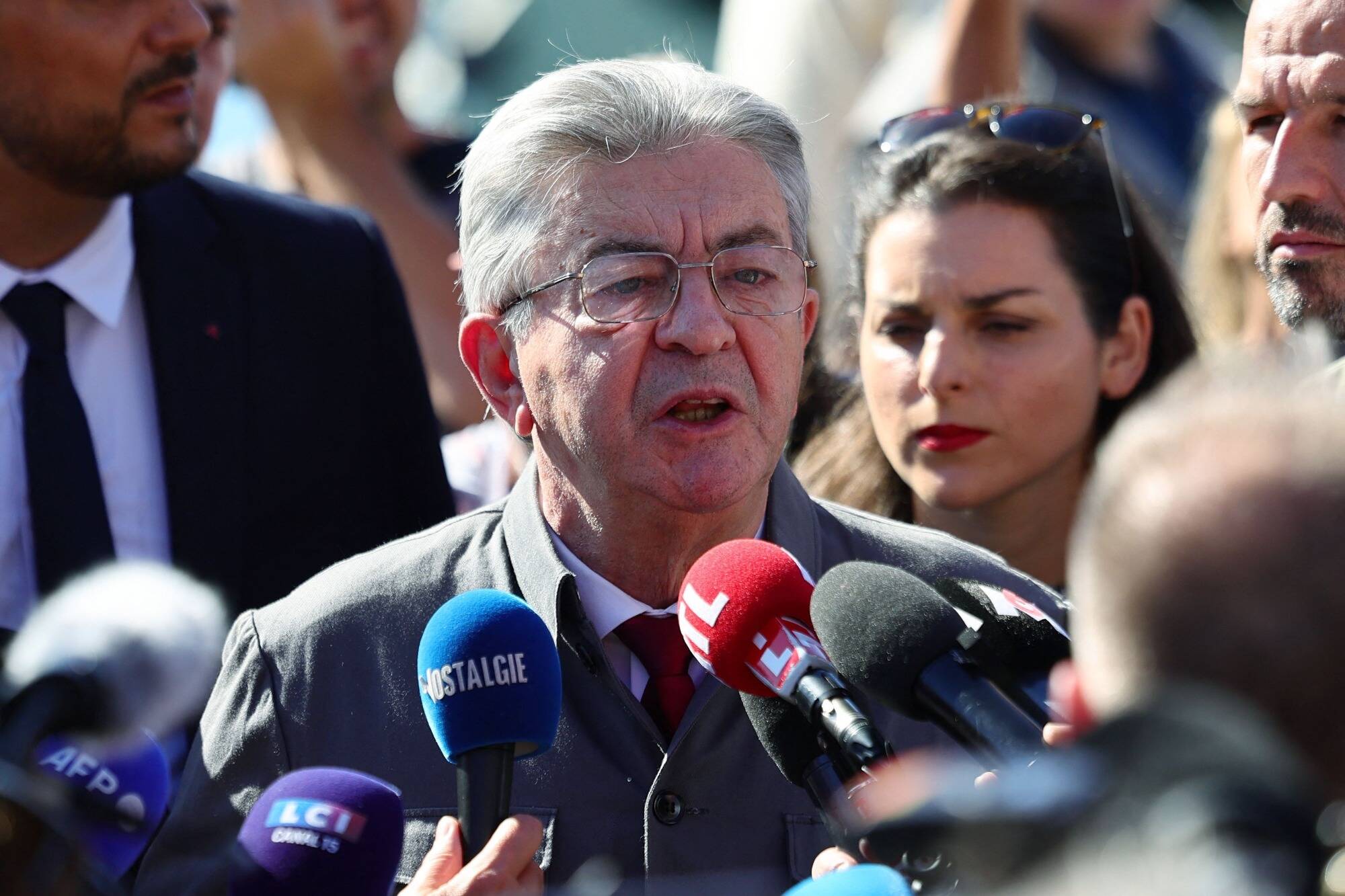 "Homme odieux", "une forme de notre pays rassie, haineuse..." A Marseille, Jean-Luc Mélenchon étrille Bruno Retailleau en marge de la manifestation de ce jeudi
