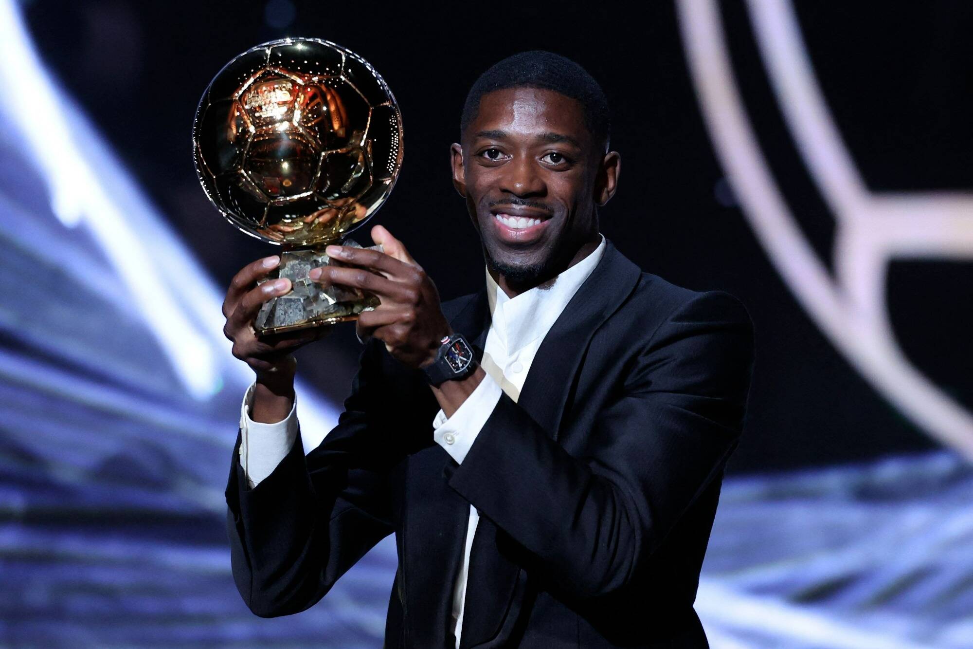 Le Français du PSG Ousmane Dembélé remporte le Ballon d'Or 2025