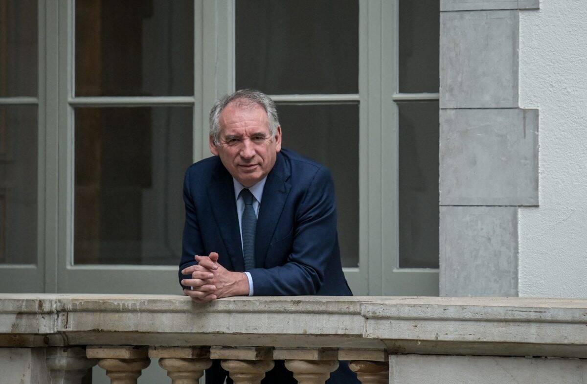 Emmanuel Macron nomme François Bayrou à Matignon, un défi immense attend le président du MoDem