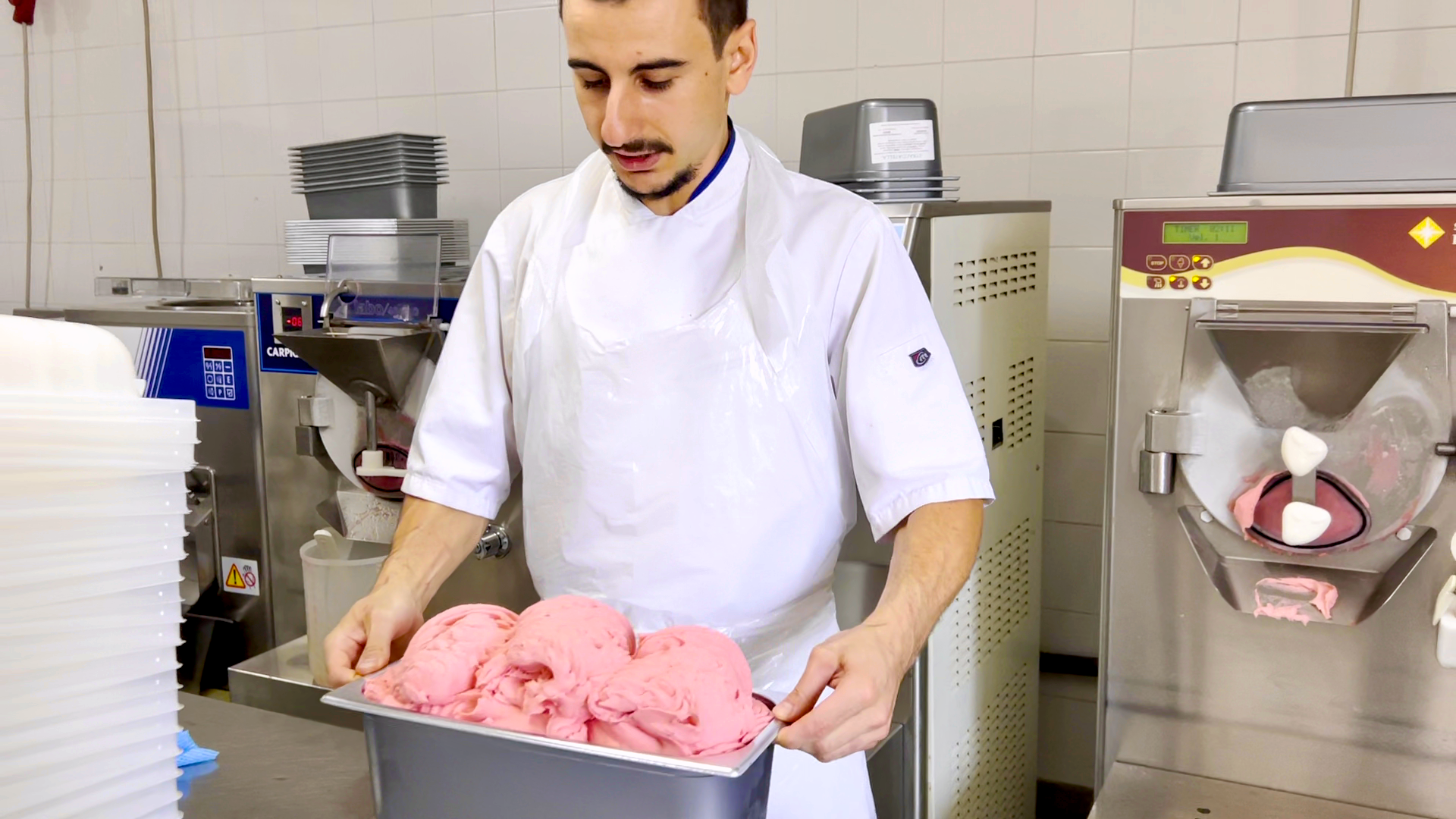 À Antibes, découvrez les secrets de fabrication des glaces de la vieille ville