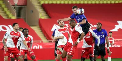 Le gardien de l'AS Monaco Lecomte au repos pour le derby contre Nice en Coupe de France
