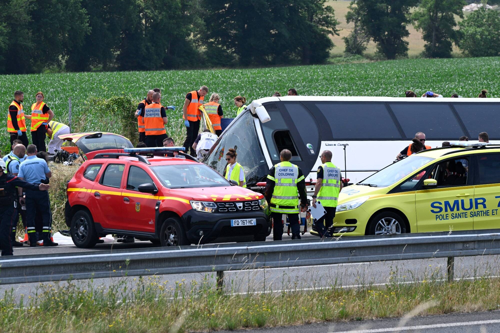 Terrible accident dans la Sarthe: un bus transportant des Ukrainiens se renverse, au moins 4 morts et plusieurs dizaines de blessés