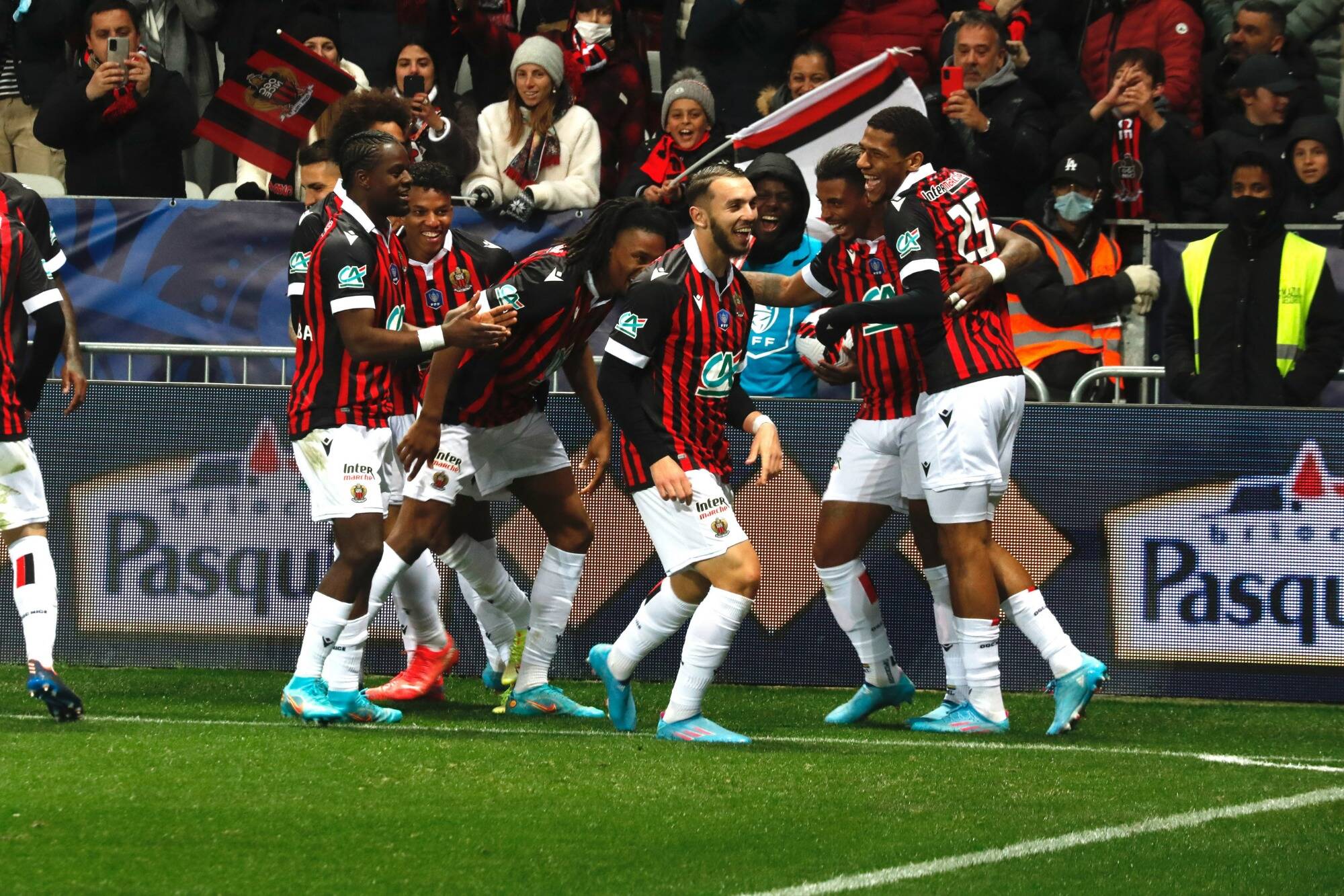 Vingt-cinq ans après, l'OGC Nice retrouve la finale de la Coupe de France après sa victoire face à Versailles 2-0