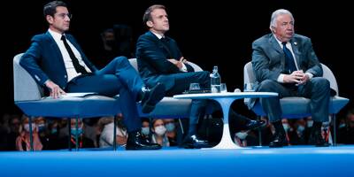 Emmanuel Macron renoue un dialogue tendu avec les maires
