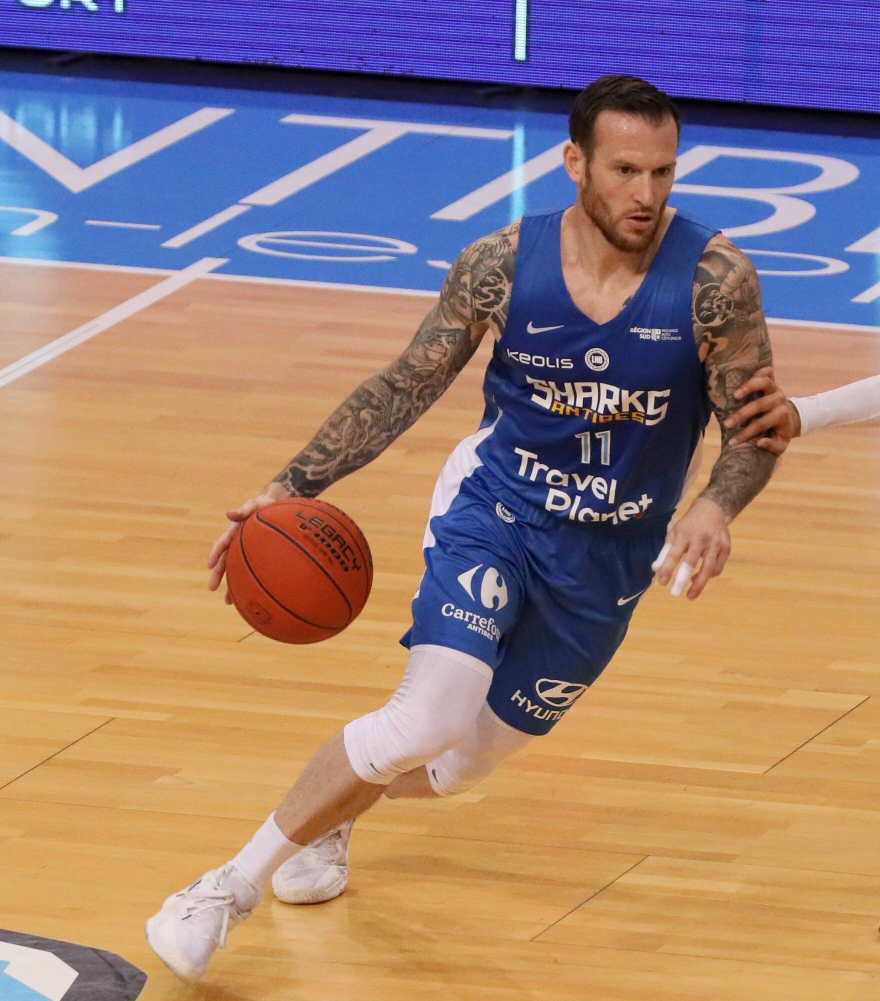 "Si j'ai un tir ouvert, je dois sanctionner": le basketteur d'Antibes Antoine Eito décrypte la mécanique des shooteurs