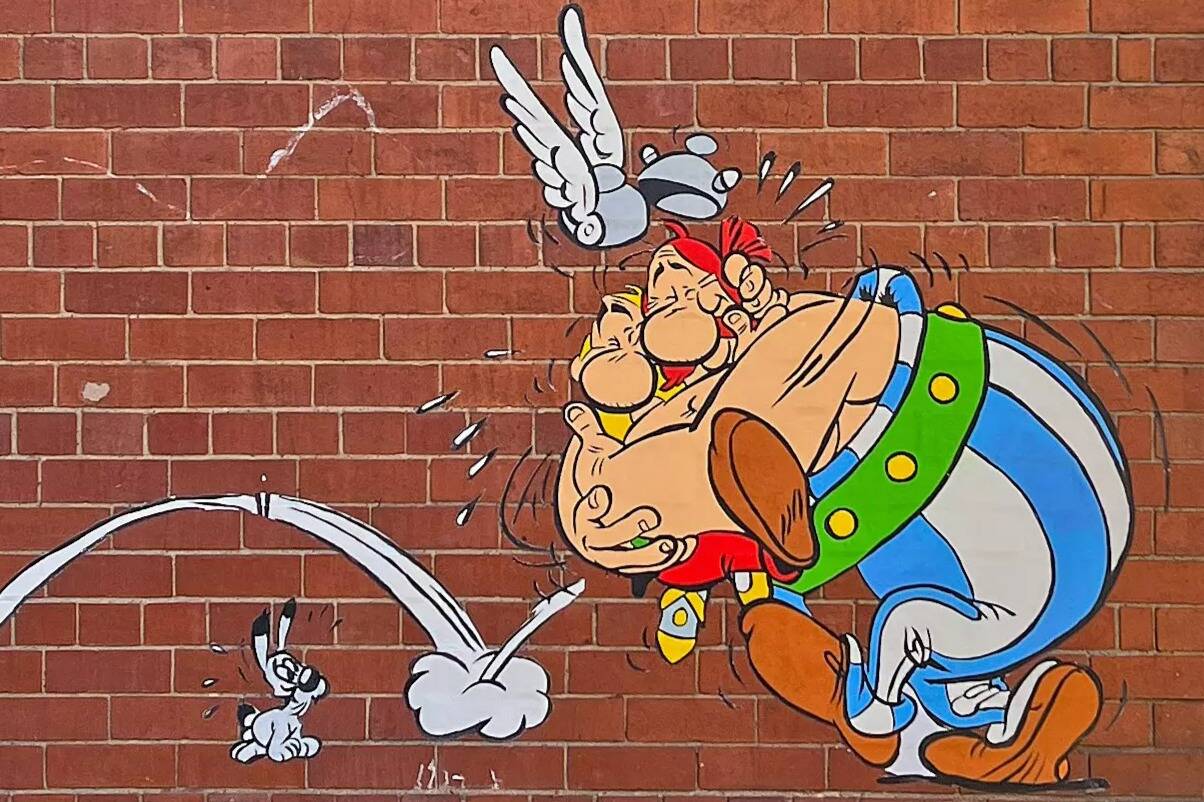 À l'occasion de leur 65e anniversaire, Astérix, Obélix et Idéfix s'offrent leur statue de cire au musée Grévin à Paris