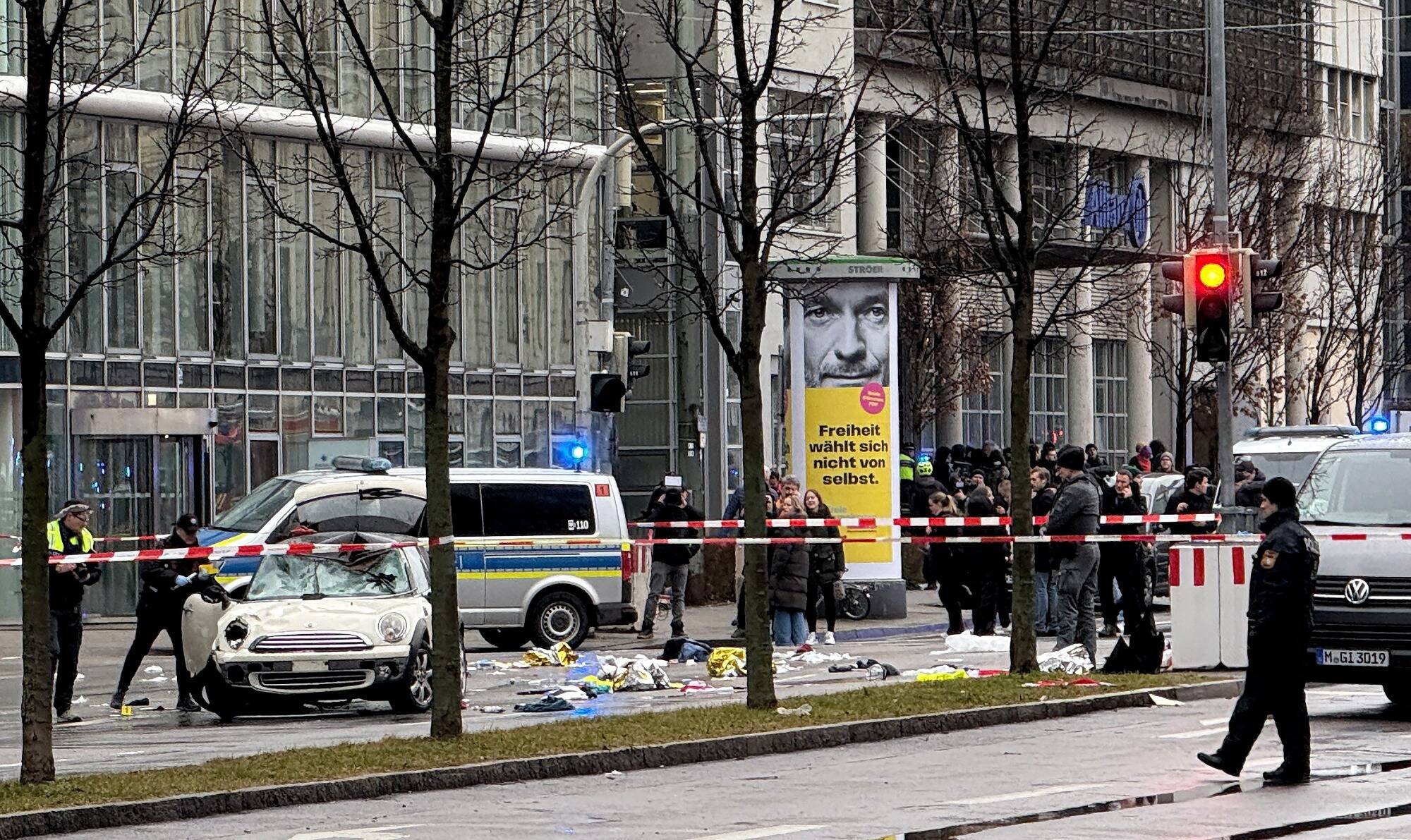 Au moins 28 blessés, un homme interpellé, son profil... ce que l'on sait du "probable attentat" à la voiture-bélier à Munich