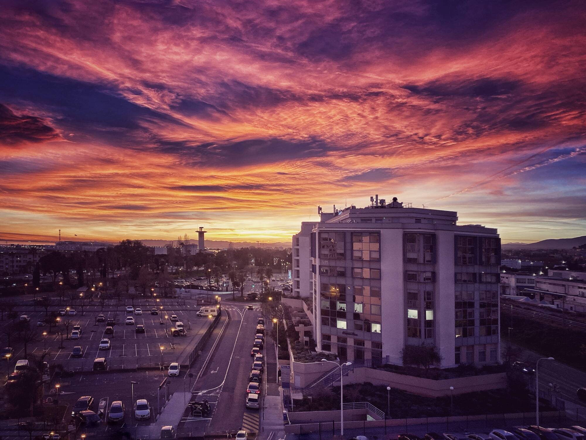 Le magnifique coucher de soleil du 21 décembre sur la Côte d'Azur plébiscité sur les réseaux