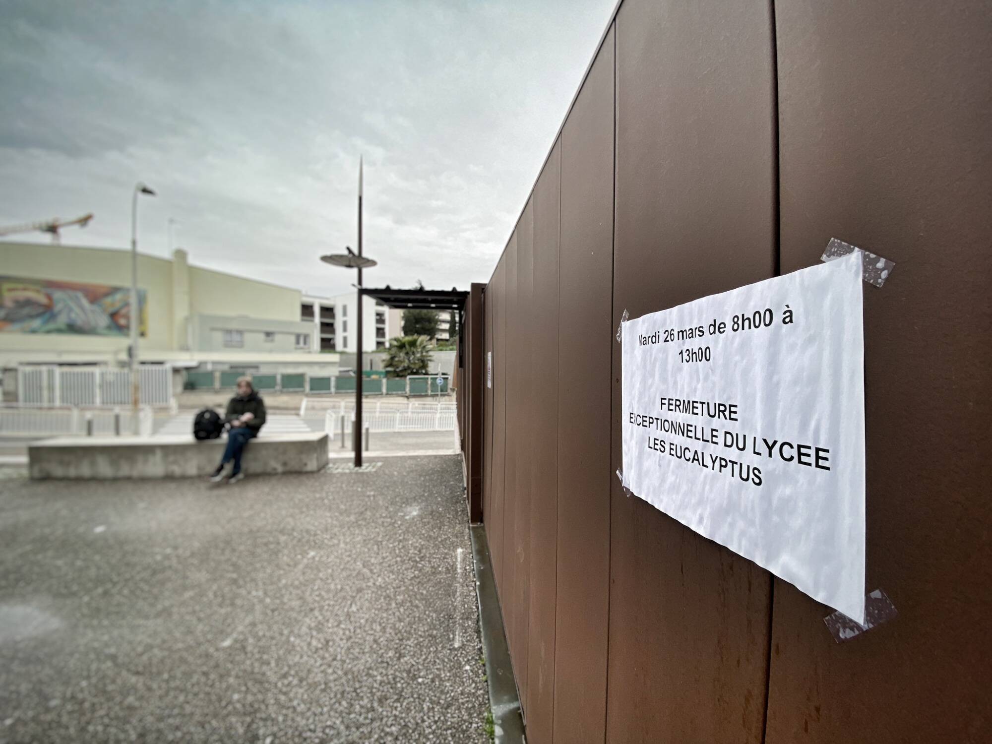 Plus d'un lycée sur deux dans les Alpes-Maritimes, la quasi totalité dans le Var... L'académie très fortement touchée par les menaces d'attentats ce mardi